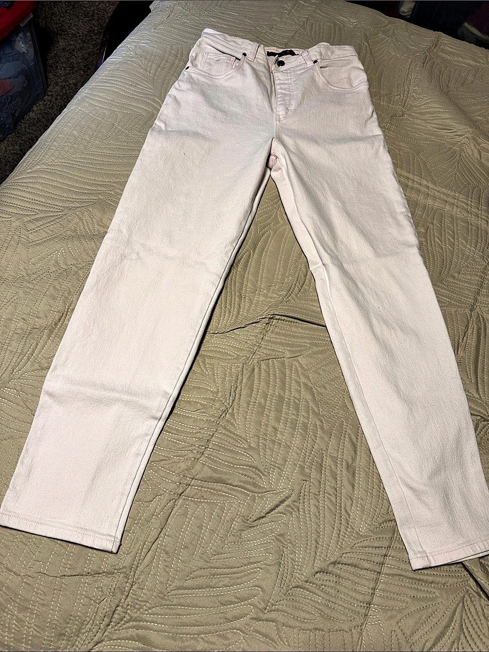 Straight Leg Jeans in Pink Gloria Vanderbilt size 10 Women’s